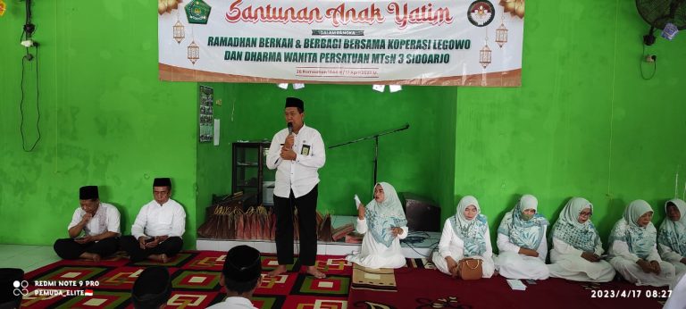 40 Siswa MTs Negeri 3 Sidoarjo Terima Santunan