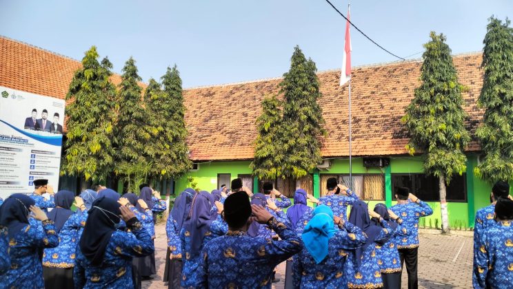 Apel Hormat Bendera dan Do’a Jelang Libur Idul Fitri