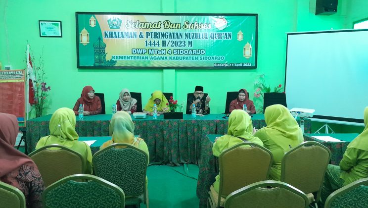 Pelaku Usaha Kantin MTsN 4 Sidoarjo Ikuti Pendampingan Pengajuan NIB