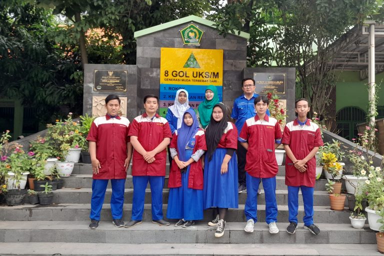 MTsN 4 Sidoarjo Bersinergi dengan SMK 2 Krian Kembangkan Skill Siswa