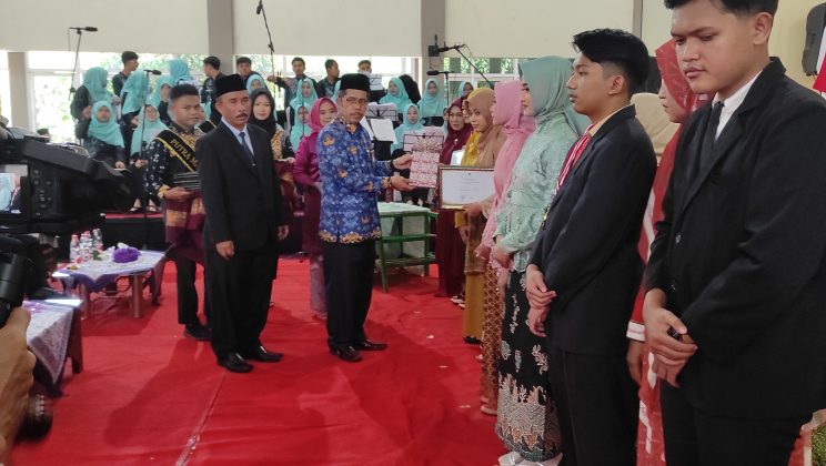 Ini Pesan Kepala Kemenag Kab Sidoarjo Saat Wisuda Purnawiyata Madrasah Aliyah Negeri Sidoarjo