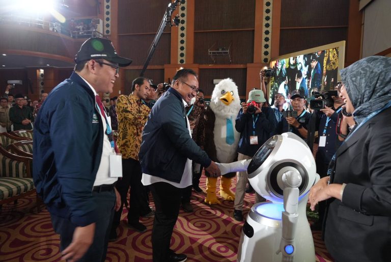 Menag Yaqut: OASE Bukti Mahasiswa PTKI Juga Jago Sains