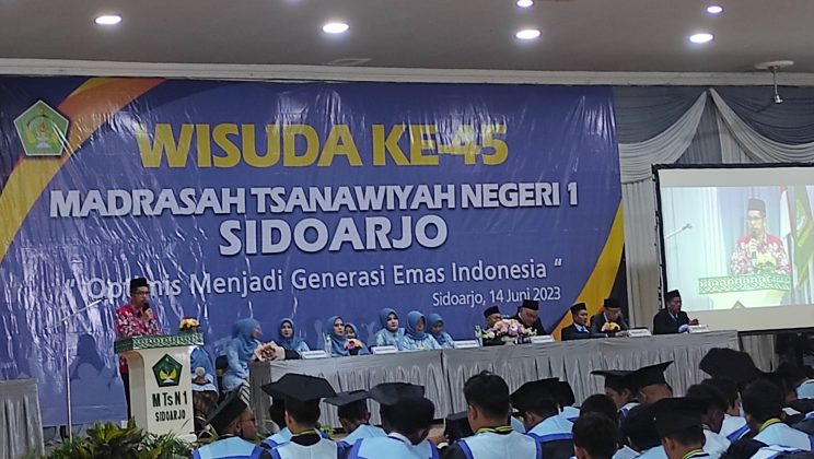 320 Siswa MTsN 1 Sidoarjo telah Diwisuda ,Ini Pesan Kepala Kemenag
