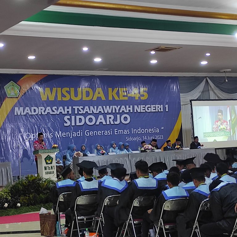 320 Siswa MTsN 1 Sidoarjo telah Diwisuda ,Ini Pesan Kepala Kemenag