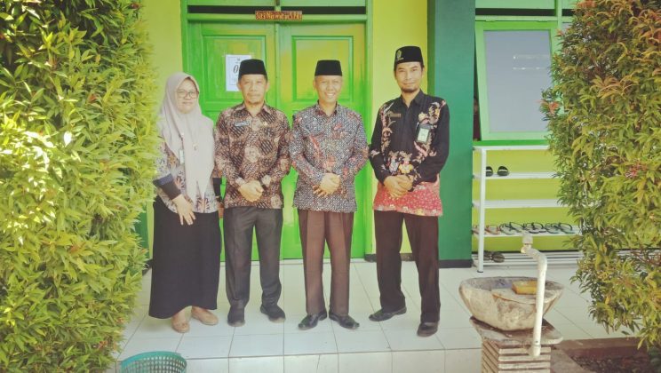 Pendampingan IKM bersama Kabid Pendma Kanwil Kemenag Jatim di MIN 2 Sidoarjo