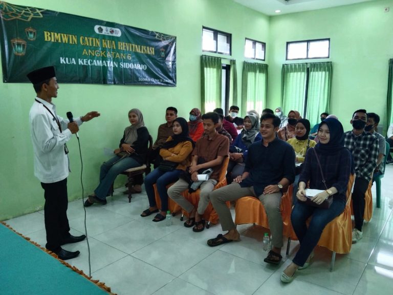 Lima Belas Pasangan Calon Pengantin Hadiri Bimbingan Perkawinan KUA Kecamatan Sidoarjo