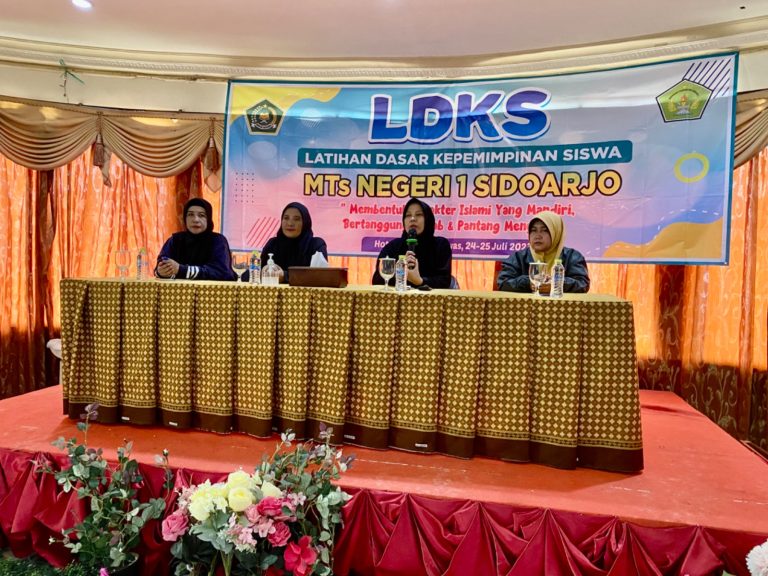 MTsN 1 Sidoarjo Bentuk Karakter Siswa Melalui Kegiatan LDKS