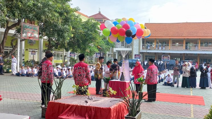 Plt. Kabid Pendma Kanwil Resmi Buka MATSAMA MTsN 1 Sidoarjo