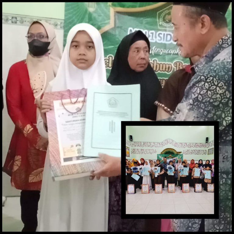 Momentum Berbagi dengan Anak Yatim pada 10 Muharram 1445 Hijriah di MIN 1 Sidoarjo