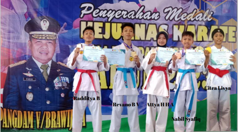 Tim Karate MTsN 2 Sidoarjo Bersinar di Kejuaraan Karate Pangdam V Brawijaya