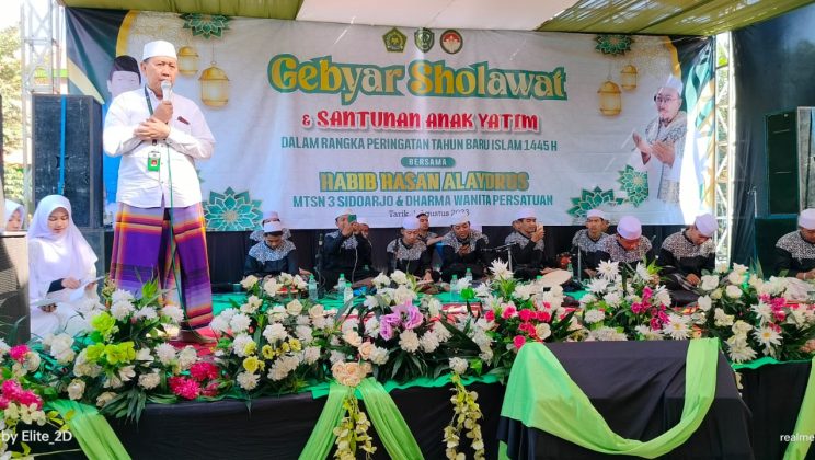Sambut Tahun Baru Hijriyah 1445, MTs Negeri 3 Sidoarjo Bersholawat Bareng Habib Hasan Alaydrus
