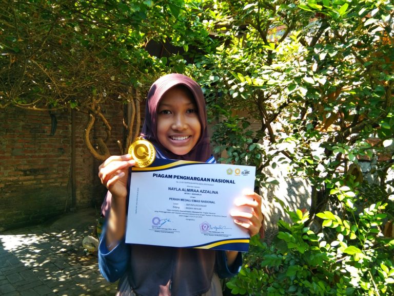 Nayla Almiraa Azzalina Siswi MTsN 1 Sidoarjo Peraih Medali Emas Nasional