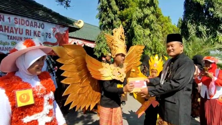 Meriahnya Karnaval HUT Kemerdekaan Ke-78 RI MIN 1 Sidoarjo
