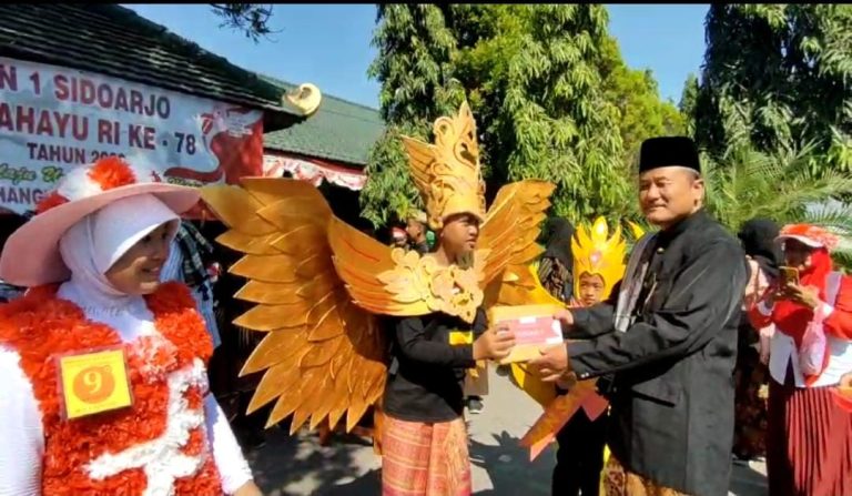 Meriahnya Karnaval HUT Kemerdekaan Ke-78 RI MIN 1 Sidoarjo