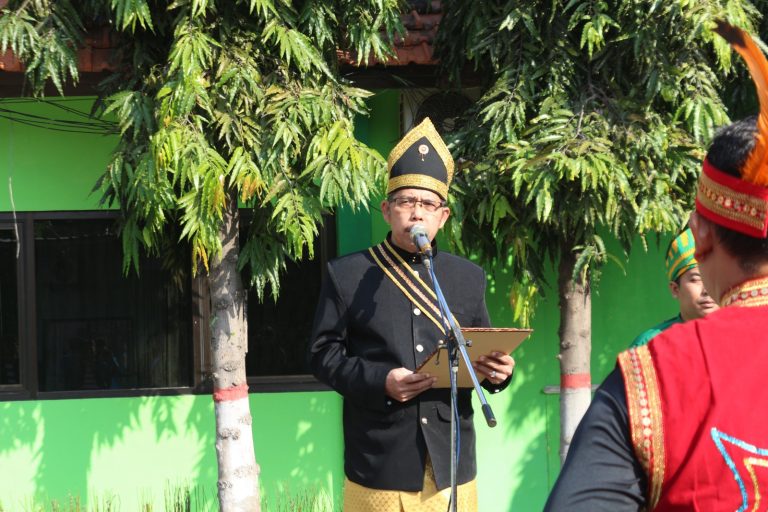Upacara HUT RI, Kepala Kemenag Ajak ASN Jadi Perekat di Tengah Perbedaan