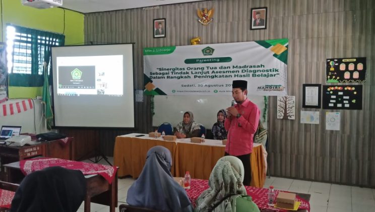 Parenting Class bagi Wali Siswa Kelas 1 di MIN 2 Sidoarjo