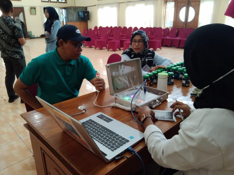 Cek Kesehatan bagi ASN Kemenag Sidoarjo dengan Teknologi Quantum