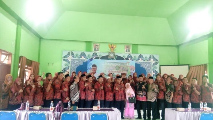 Tanda Perubahan di Dunia Pendidikan: Kepala MTs Negeri 4 Sidoarjo Pindah Tugas ke MTs Negeri 2 Sidoarjo