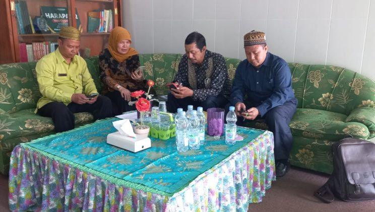 Validasi Data Madrasah dan Koordinasi Enumerator Survei Nasional Literasi Moderasi Beragama di MTs Negeri 4 Sidoarjo