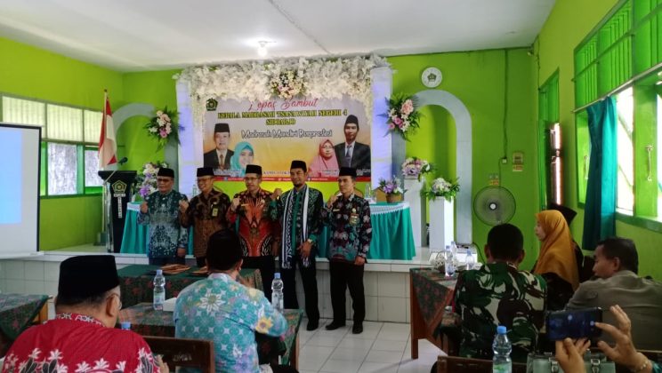Acara Lepas Sambut Kepala MTsN 4 Sidoarjo: Era Baru Dimulai