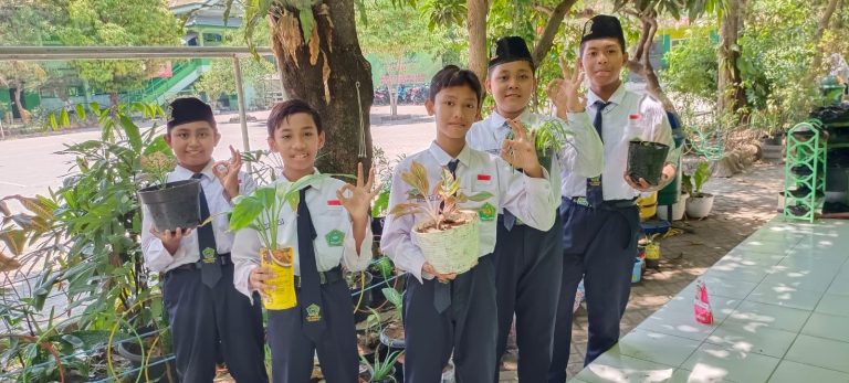 Gerakan 3M Mengatasi Suhu Panas Bumi