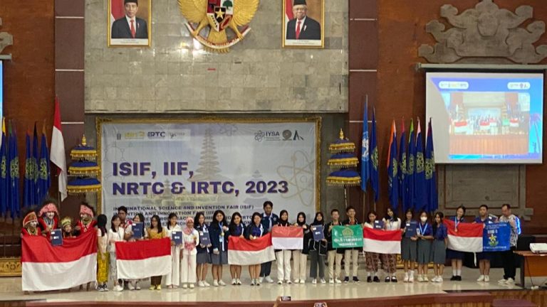 Kembali Berprestasi dalam Ajang Internasional, Tim Research MTsN 1 Sidoarjo Raih 2 Gold Medals dalam ISIF 2023 di Bali
