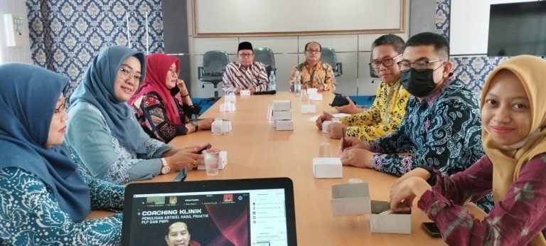 Pendampingan Prosedur Pemusnahan Arsip oleh Arsiparis Kanwil Kemenag Jatim