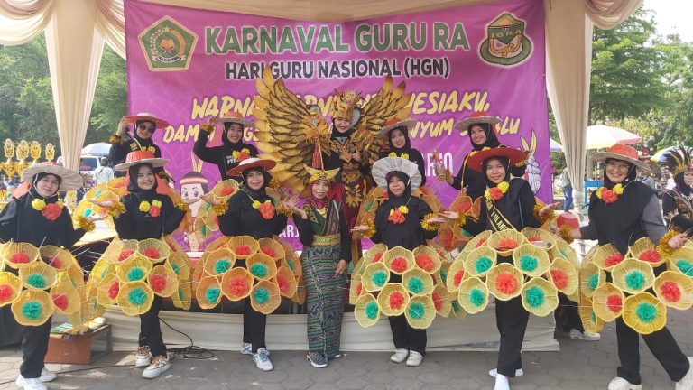 PC IGRA TULANGAN JUARA TERUNIK DALAM KARNAVAL HARI GURU 2023