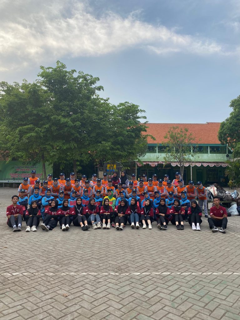 Latihan Rutin Paskib MTs Negeri 4 Sidoarjo: Semangat Tiada Henti Menyala