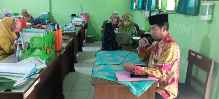 Kepala MTs Negeri 4 Sidoarjo Dorong Peningkatan Kolaborasi dan Profesionalisme Tenaga Pendidik