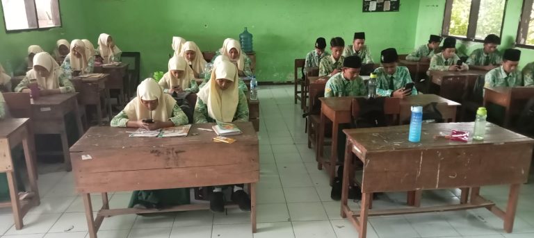 MTs Negeri 4 Sidoarjo Gelar Simulasi CBT untuk Persiapan Sumatif Akhir Semester Ganjil