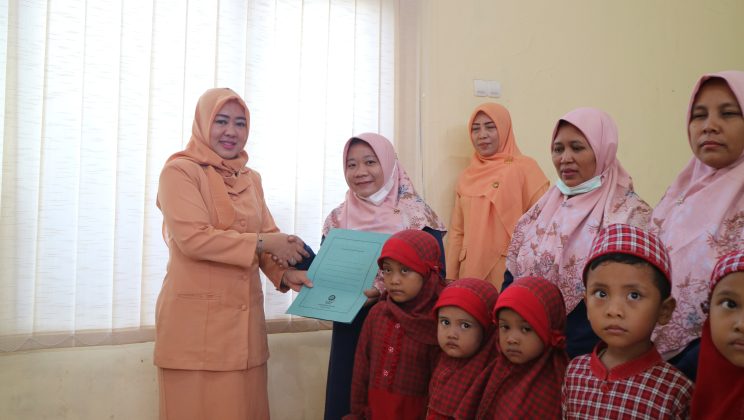 Pentasyarufan Guru RA Perwanida dan Baksos Anak Yatim Piatu/Dhuafa Meriahkan Peringatan HUT DWP ke-24