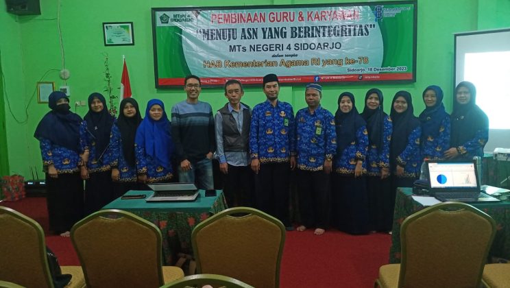 MTs Negeri 4 Sidoarjo Gelar Pelatihan Menulis Karya Tulis Populer Bersama Redaktur Majalah Al Jihad