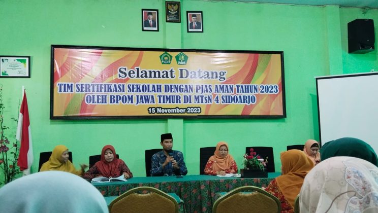 MTs Negeri 4 Sidoarjo Gelar Pertemuan Rutin Dharma Wanita untuk Menyambut Hari Ulang Tahun Kementrian Agama