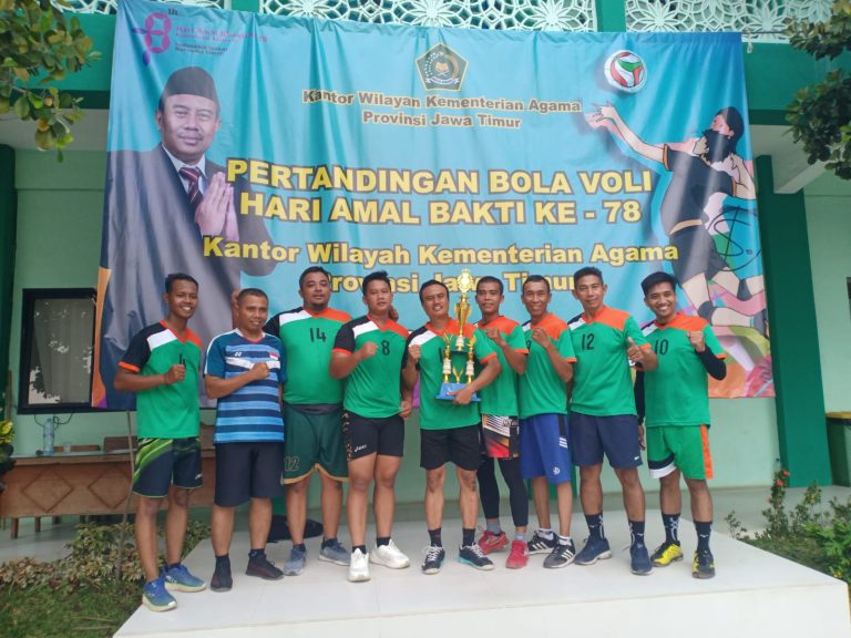MTsN 4 Sidoarjo Bersama Tim Volly Kemenag Wilker Surabaya Raih Juara 2 Pertandingan Voli HAB Kementerian Agama RI Ke-78