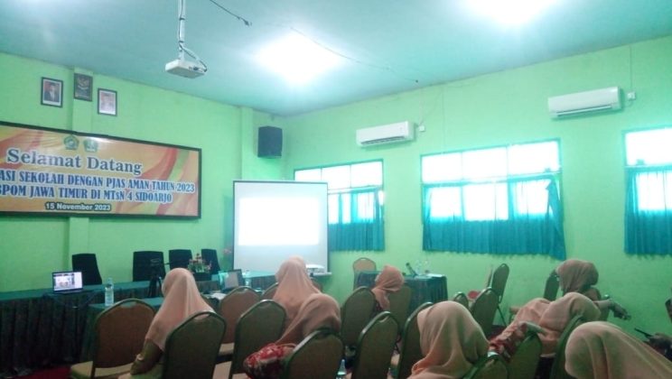 MTs Negeri 4 Sidoarjo Meriahkan Resepsi HUT DWP Tahun 2023 melalui Zoom Meeting