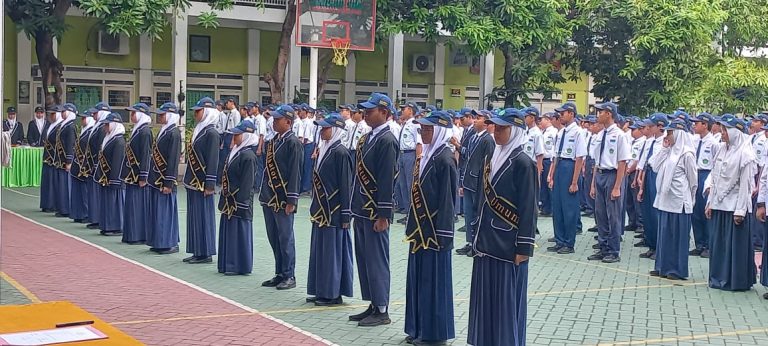 Pelantikan Pengurus OSIS MTsN 1 Sidoarjo Periode  2023-2024