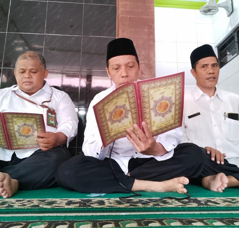 Khatmil Qur’an dan Munajat Hari Amal Bhakti Kemenag RI ke-78 di Masjid Al Ikhlas Kemenag Sidoarjo