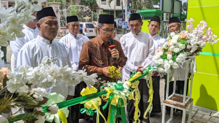 Kepala Kemenag Resmikan Wajah Depan MTs Darul Ulum Waru Sidoarjo