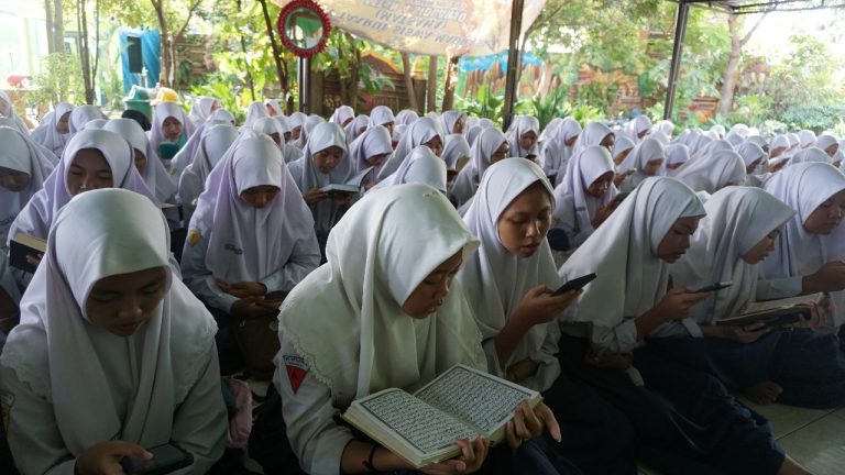 MTs Negeri 4 Sidoarjo Gelar Khotmil Qur’an dalam Rangka Hari Amal Bhakti Kementerian Agama ke-78