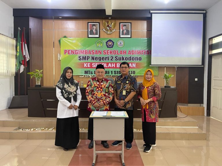 MTsN 1 SIDOARJO MENERIMA KUNJUNGAN SMPN 2 SUKODONO SEBAGAI SEKOLAH PENGIMBASAN ADIWIYATA