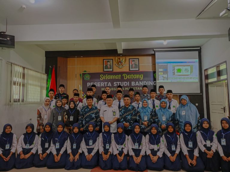 MTsN 1 Sidoarjo Menerima Benchmarking Study dari MTsN 5 Magetan
