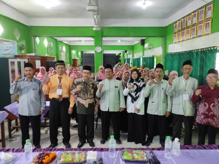 KKM MI Kecamatan Krian Gelar Workshop IKM