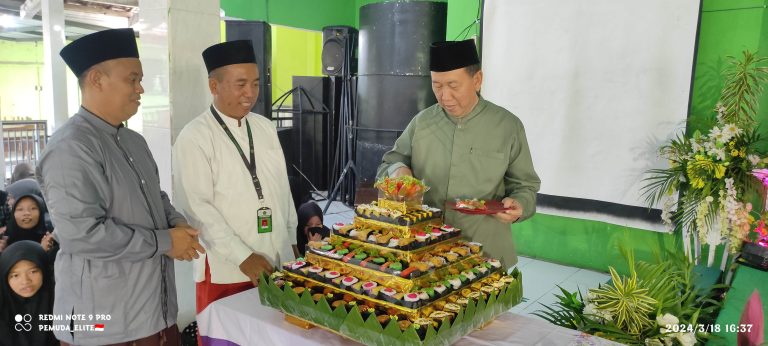 Perayaan Puncak Milad ke-27 MTsN 3 Sidoarjo Bersama Ustad Zainuri