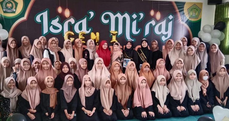 Berkolaborasi Bersama Generasi MTsN 1 Sidoarjo Melalui Momen Peringatan Isra Miraj