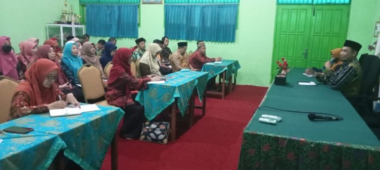 MTs Negeri 4 Sidoarjo Memulai Persiapan Ramadhan dengan Rapat Dinas