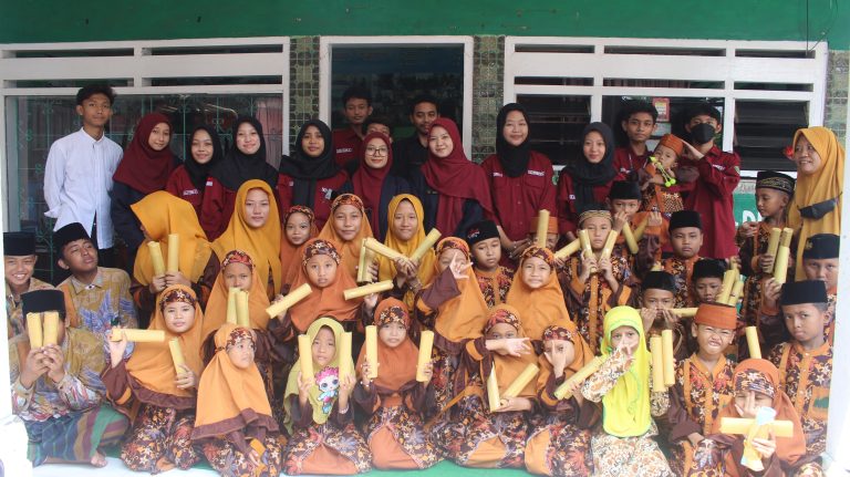 Bakti Sosial dan Bagi-Bagi Takjil MAN Sidoarjo Ramadan 2024