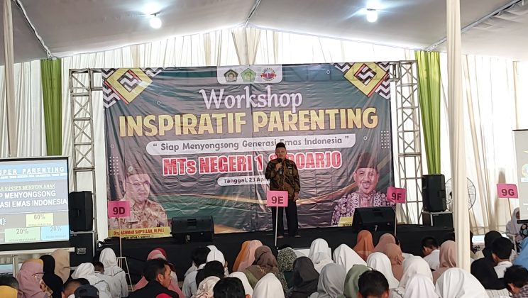 Ratusan Wali Siswa MTsN 1 Sidoarjo Siap Menyongsong Generasi Emas Indonesia Dalam Workshop Inspiratif Parenting