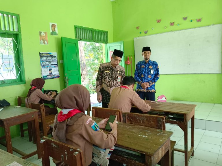 MTs Negeri 4 Sidoarjo Mendapat Kunjungan Monitoring dan Evaluasi Asessmen Madrasah dari Kementerian Agama Kab. Sidoarjo