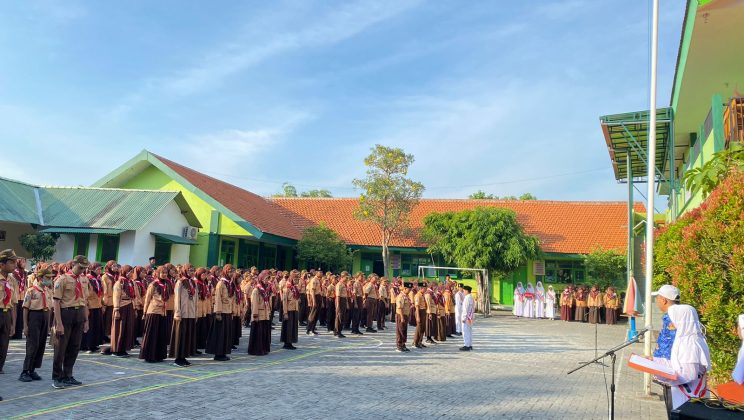 UPACARA PERINGATAN HARI LAHIR PANCASILA 2024 DI MIN 2 SIDOARJO